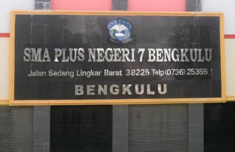 proses Penerimaan Peserta Didik Baru (PPDB) tahun ajaran 2023/2024 dimana dalam pelaksanaan PPDB yang lalu masih menimbukan berbagai permasalahan dan meninggalkan persoalan.