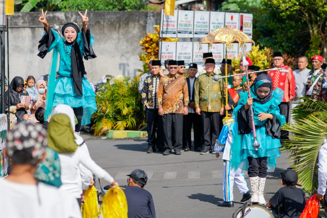 dihadiri oleh Ketua Muhammadiyah Provinsi Bengkulu Fazrul Hamidy, Bupati Rejang Lebong Syamsul Effendi, FKPD Kabupaten Rejang Lebong serta segenap unsur Muhammadiyah dan Aisyiyah di Provinsi Bengkulu ini juga menjadi saran evaluasi program-program Muhammadiyah khususnya yang langsung bersentuhan dengan masyarakat.