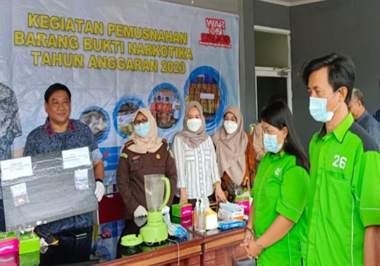 Pencegahan penyalahgunaan Narkoba juga tidak bisa dilakukan sepihak oleh aparat penegak hukum.