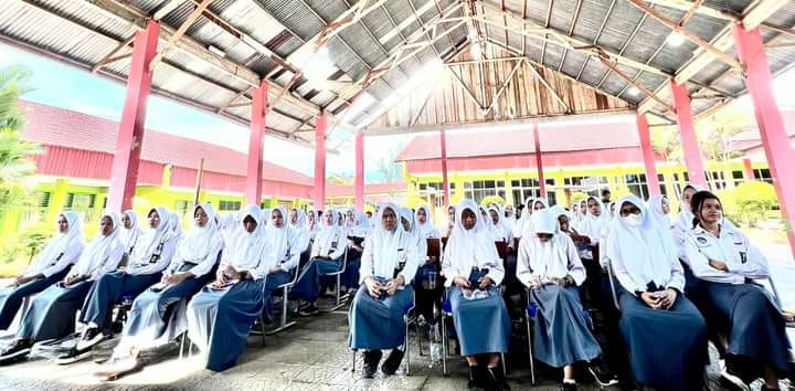 Karena, Dunia Digitalisasi ini kan mengajarkan para anak muda bertutur cakap yang. Sehingga, hadirnya internet tidak digunakan dengan hal yang merusak anak bangsa