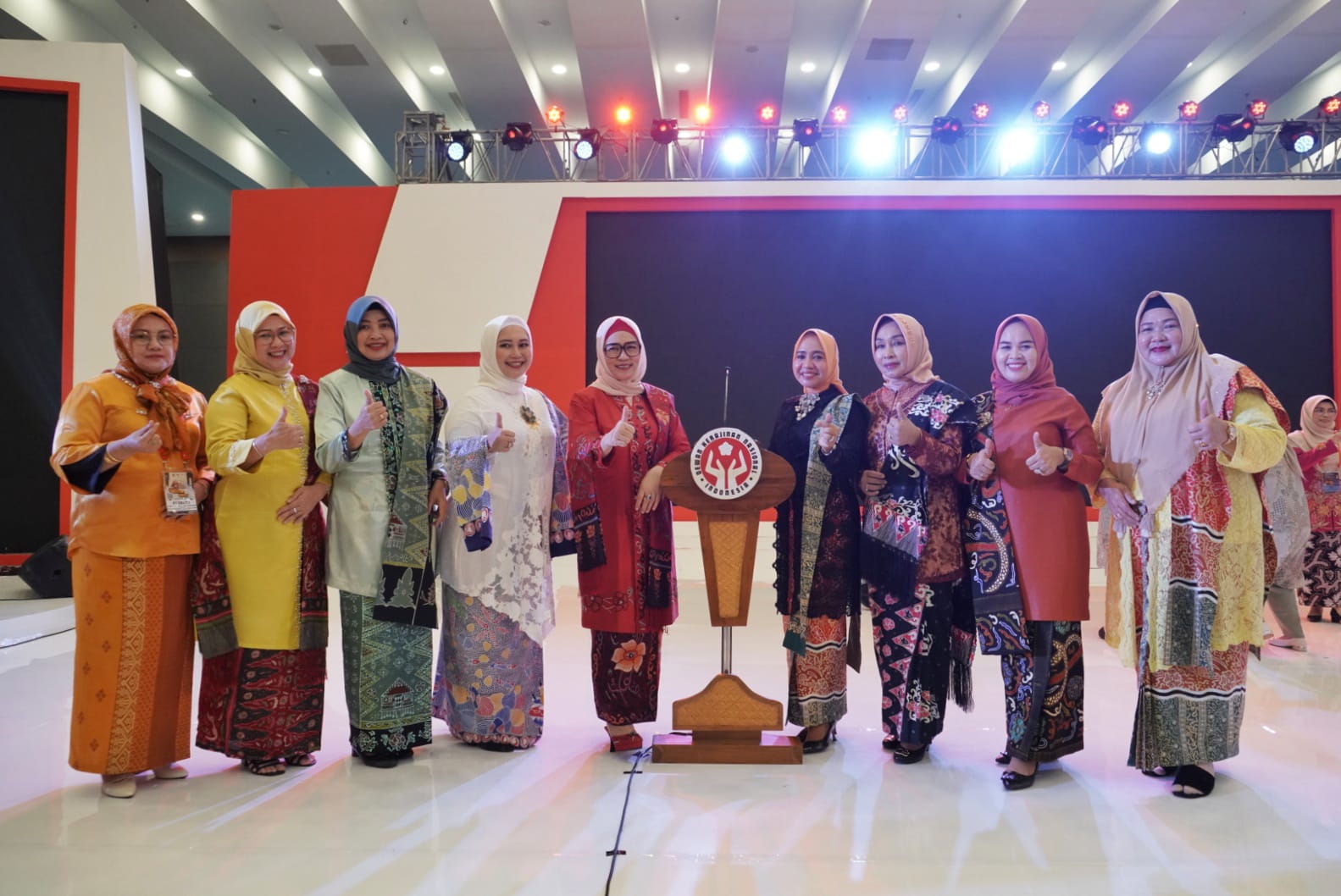 Ketua Dekranas Pusat Wury Estu Handayani Ma'ruf Amin menyampaikan Dekranas bertekad untuk terus menciptakan wirausaha baru di bidang kerajinan atau kriya dengan pelatihan.