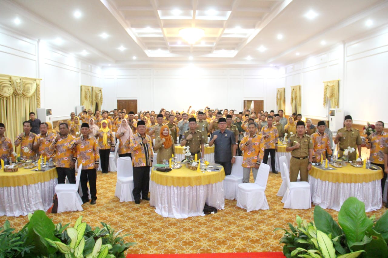 Sebanyak 590 peserta dan peninjau yang merupakan unsur petani mewakili Provinsi Bengkulu untuk mengikuti kegiatan Pekan Nasional (PENAS) Petani Nelayan Tahun 2023 di Padang Sumatera Barat mulai tanggal 10 Juni hingga 15 Juni 2023 mendatang.