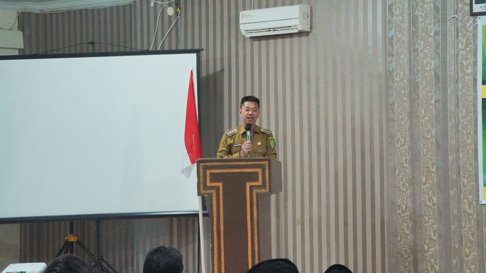 Bupati Rohil Afrizal Sintong dalam sambutannya memberikan ucapan selamat dan tahniah kepada pengurus baru.