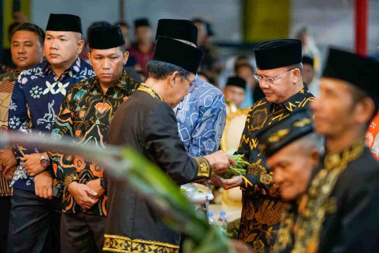 Rohidin berpesan agar generasi muda Rejang dapat terus untuk melestarikan budaya-budaya Rejang dan menjadi pemimpin masa depan Bengkulu.