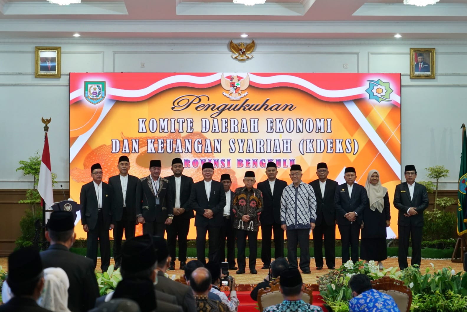 Wapres Ma'ruf Amin menerangkan keuangan syariah dan industri halal merupakan potensi untuk dikembangkan. Dirinya berharap, KDEKS Provinsi Bengkulu agar dapat menjadi motor penggerak dan dirijen percepatan inplementasi program ekonomi syariah, serta penyelaras gerak segenap stake holder ekonomi dan keuangan syariah.