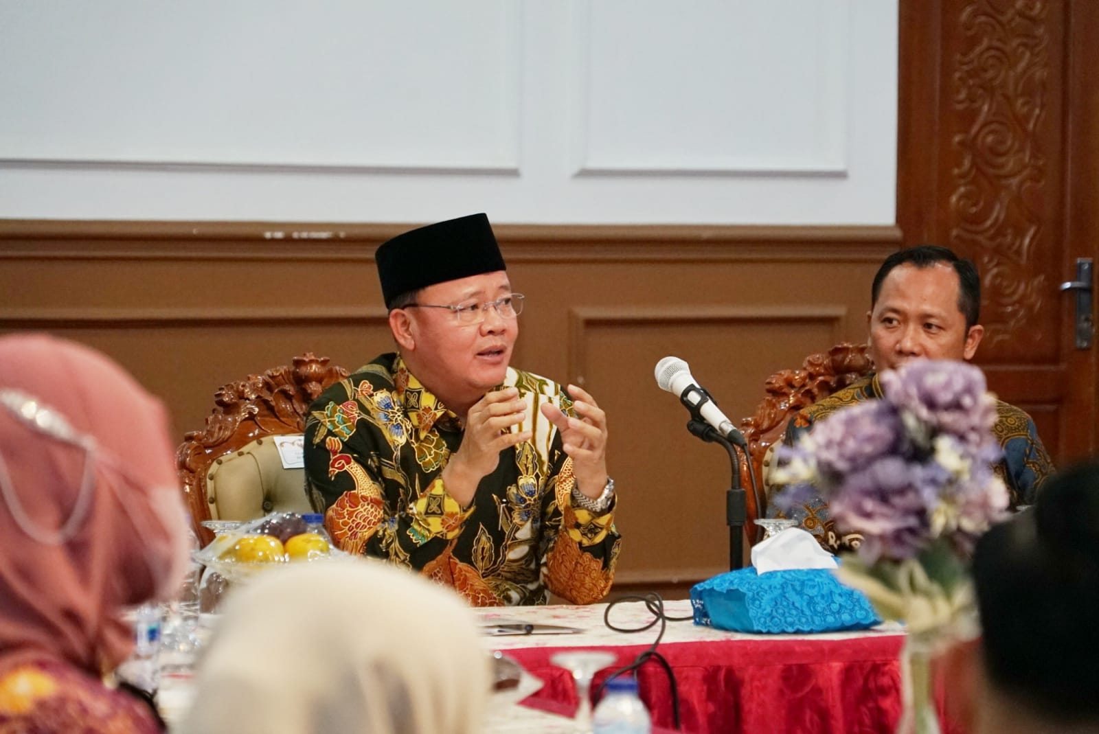 Gubernur Rohidin Mersyah Program ini, lanjutnya, sudah dimulai diberlakukan kembali sejak Minggu lalu dan akan diresmikan khusus Minggu depan langsung oleh Gubernur Bengkulu Rohidin Mersyah bersama Kapolda Bengkulu. 